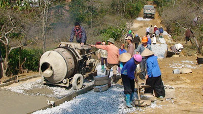 Promueven solidaridad en construcción de nuevo campo en comuna de Na Hoi